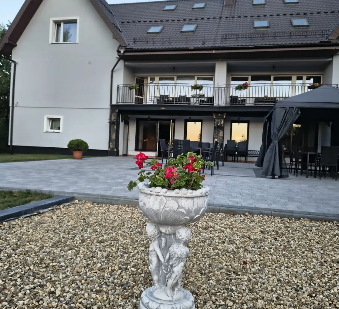 Ogród i otoczenie Art Villa idealne na uroczystości i spotkania
